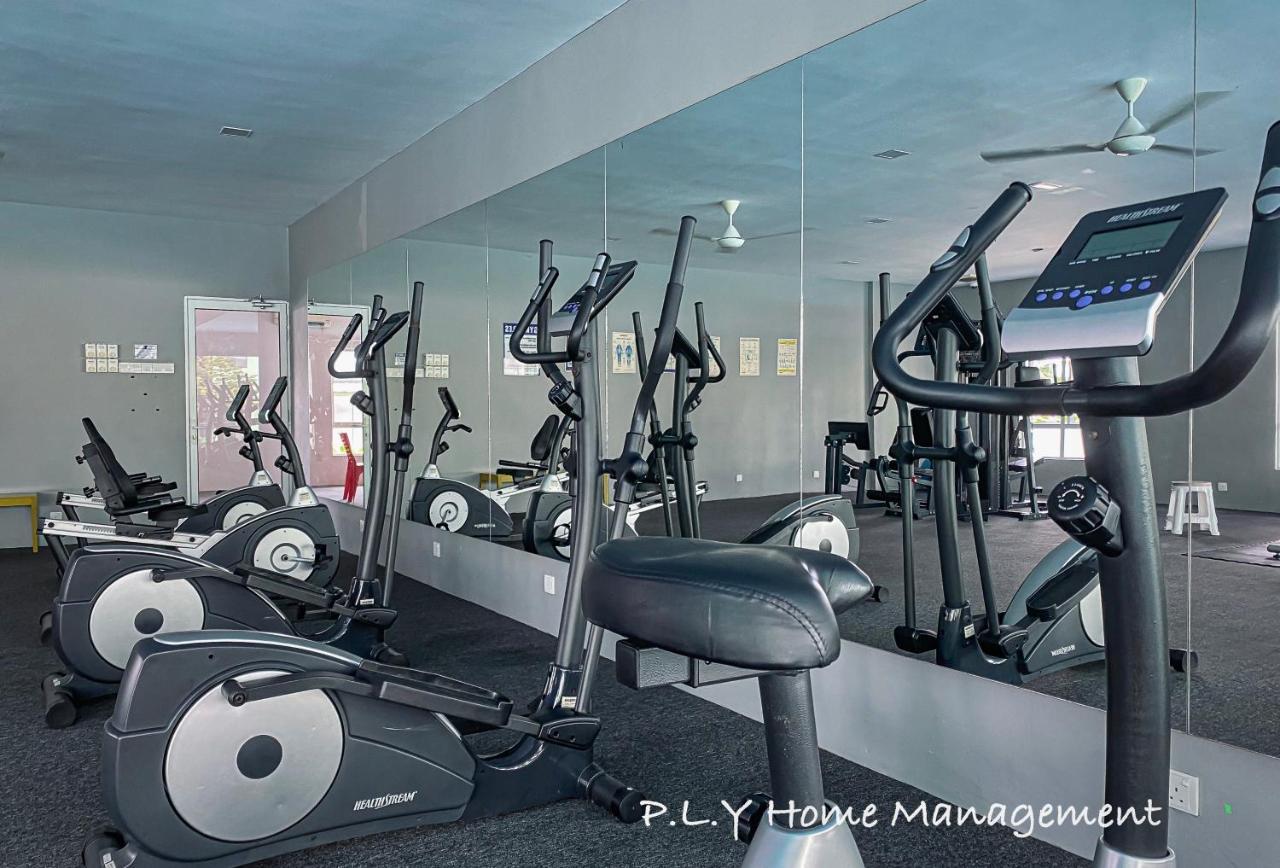 Manhattan Groundfloor Poolside Free Netflix&carpark Apartment Ipoh