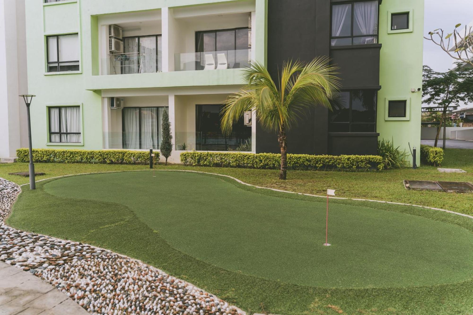 Manhattan Groundfloor Poolside Free Netflix&carpark Apartment Ipoh