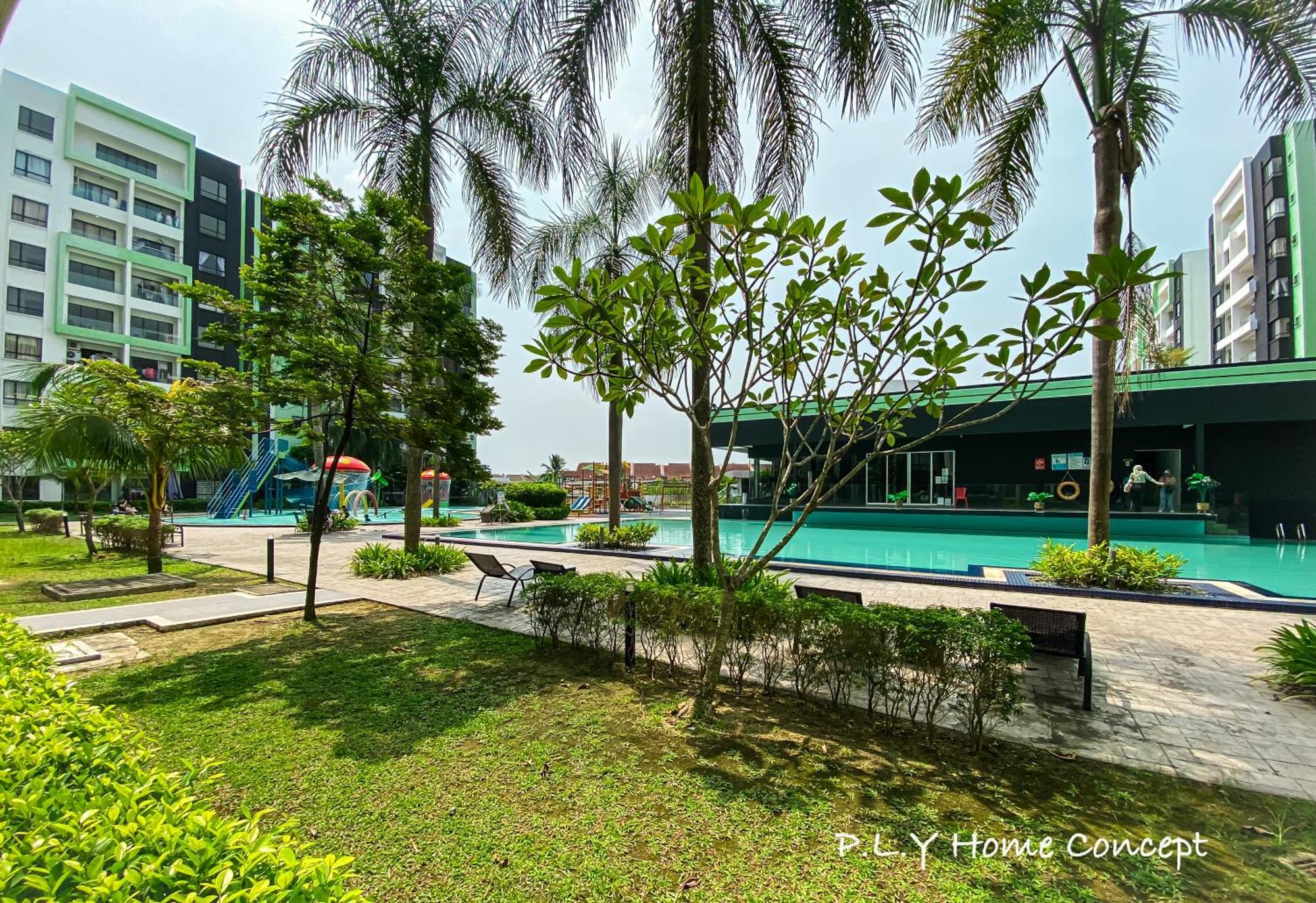Manhattan Groundfloor Poolside Free Netflix&carpark Apartment *